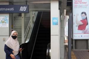 Penumpang MRT Jakarta Naik-Turun di Tengah Pandemi