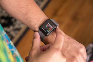 Apple Watch Bakal Punya Touch ID dan Kamera Bawah Layar?