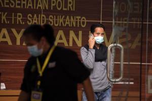 Keluarga Korban Sriwijaya Air SJ-182 Berdatangan ke Posko Ante Mortem RS Polri