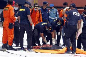 Hari Keenam Kecelakaan Sriwijaya Air SJ-182, Tim DVI Terima 139 Kantong Jenazah dan 134 Sampel DNA
