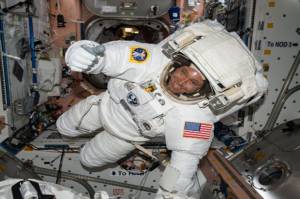 Biden Lanjutkan Ambisi Trump Daratkan Astronot Artemis ke Bulan