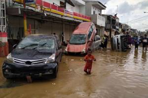 5 Cara Aman Perlakukan Mobil Matic  Saat Banjir  Tanpa Mogok
