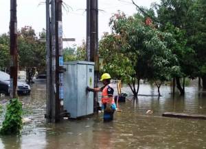 500 Gardu Menyala, Listrik Terdampak Banjir DKI Jakarta Pulih