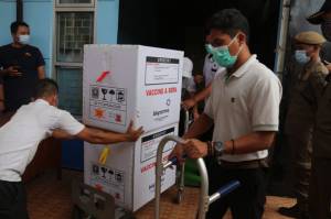 7.730 Vaksin Covid-19 Tahap 2 untuk Tenaga Kesehatan Tiba di Kabupaten Bogor