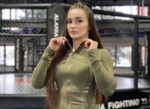 Wow! Petarung MMA Cantik Diana Asvaragova Banjir Lamaran Menikah