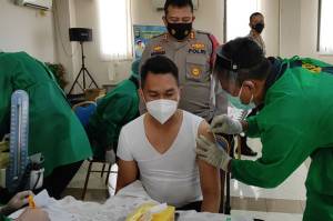 Polrestro Jakarta Utara Lakukan Vaksinasi COVID-19 Tahap Pertama
