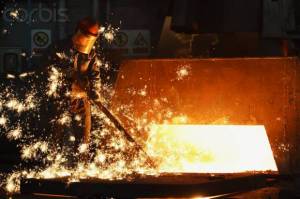 Alasan di Balik Perekrutan 2.500 Pekerja China di Proyek Smelter