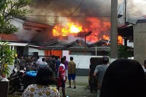 Oven Pemanggang Meledak, Pabrik Kerupuk di Bogor Terbakar