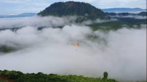 Wisata Gunung Boga, Negeri Atas Awan yang Jadi Spotify Paralayang Pertama di Kaltim