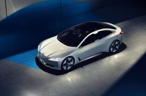 BMW  Berambisi Jadi Produsen Kendaraan Elektrik