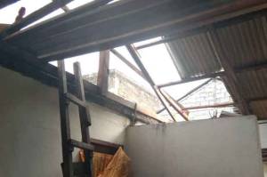 Dihantam Angin Puting Beliung, 74 Rumah di Bojongsari Rusak