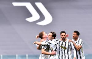 Bungkam Genoa, Juventus Beri Tekanan di Tiga Besar Serie A