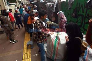 Jelang Ramadhan Pasar Tanah Abang Dipadati Pengunjung, Kasatpol PP: Perketat Prokes