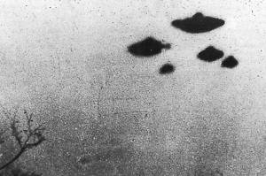 5 Fakta UFO Kepung Kapal Perang AS, Apakah Alien Akan Invasi Bumi?