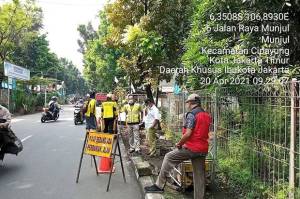 Bantu Mobilitas Pejalan Kaki, Pemkot Jaktim Bangun Trotoar di Jalan Munjul
