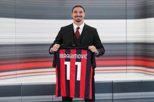 Ibrahimovic Perbarui Kontrak Satu Tahun di Milan