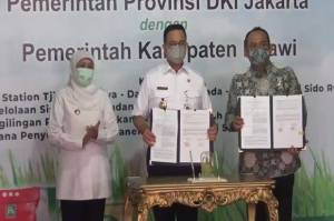 Penuhi Kebutuhan Beras di Jakarta, Anies Teken Kontrak dengan Pemkab Ngawi