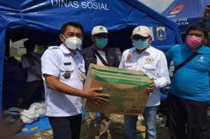 Wakil Ketua DPRD DKI Beri Bantuan untuk Korban Kebakaran di Kapuk Muara