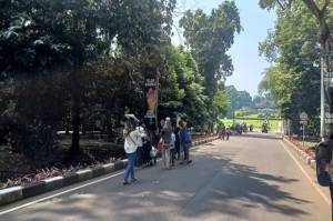 Hari Kedua Lebaran, Ribuan Pengunjung Ramaikan Kebun Raya Bogor