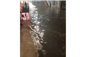 Hujan Deras, Perempatan Seskoal Cipulir Terendam Banjir