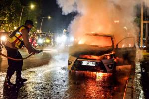 Korsleting Listrik, Mobil Yaris Terbakar di Dekat Istana Bogor