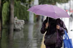 Akhir Pekan, Jakarta Berpotensi Diguyur Hujan Disertai Kilat pada Sore dan Malam Hari