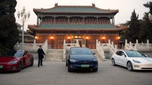 Larangan Penggunaan Mobil Tesla Semakin Meluas di China