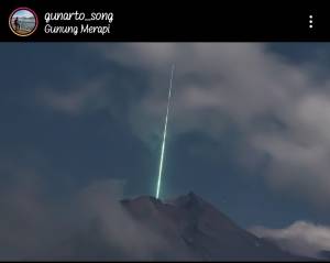 Sempat Viral, Ini Penjelasan LAPAN Terkait Foto Kilatan Hijau di atas Gunung Merapi