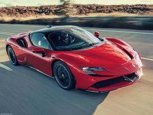 Beralih ke Mobil Listrik, Pendapatan Jangka Pendek Ferrari Terancam