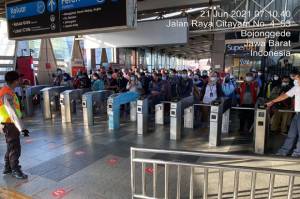 Setelah Lebaran Jumlah Penumpang Commuter Line Tembus 500.000 Orang Per Hari