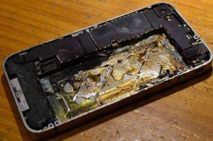 Baterai Ponsel Dilengkapi PMIC Aman, Hal Ceroboh Inilah Pemicu Meledak