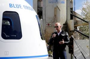 Jeff Bezos Tawarkan NASA US$2 Miliar Jika Coret Kontrak SpaceX