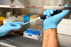 Pelajar Ini Gocek Alat PCR dan Tes Swab Cuma Pakai Jus Buah