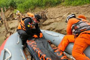 Ceburkan Diri ke Sungai Cidurian, 2 Pejudi Sabung Ayam di Tangerang Ditemukan Tewas