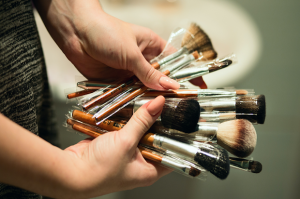 Cara Bersihkan Kuas Makeup Agar Terhindar dari Jerawat