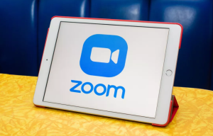 Fitur Baru Zoom: Bisa Terjemahkan Bahasa Secara Otomatis!