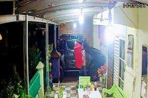 Terekam CCTV, 2 Pencuri Gondol Burung Murai Senilai Rp70 Juta di Tangerang