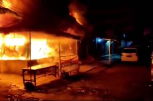 Hanguskan 20 Kios, Kerugian Kebakaran di Pasar Kayu Jati Capai Rp1 Miliar