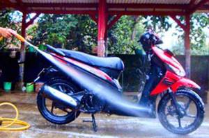 Tips Merawat Sepeda Motor Saat Memasuki Musim Hujan