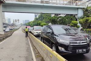 Pasca-evakuasi Bus Transjakarta, Lalu Lintas di MT Haryono Arah UKI Tersendat