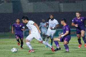 Hasil Liga 1 2021-2022: Lewat Drama 5 Gol, Arema Menangi Duel Derby Jatim Lawan Persik