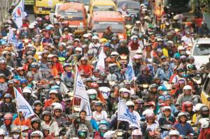 Blokade Tol Pedati, Rombongan Buruh Dibubarkan Polisi