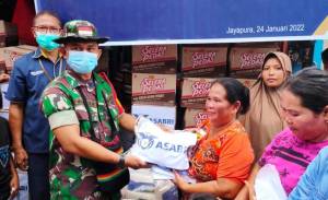 Asabri Salurkan Bantuan bagi Korban Banjir di Jayapura