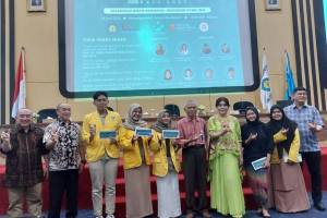 Kunjungi Universitas Batam, Prof Deby Vinski Beri Edukasi soal Stem Cell
