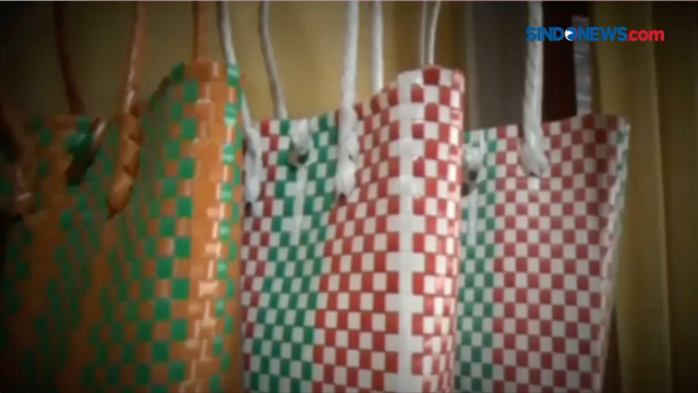 Kuralin Bag Kreasi Tas dari Limbah Plastik SINDOnews Video