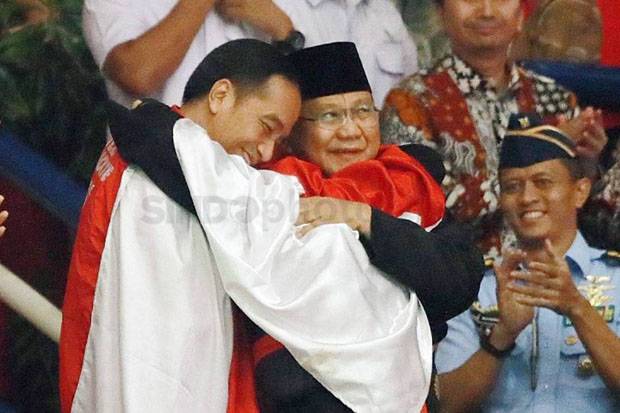 Pemilih Jokowi Mulai Melirik Prabowo, Ini Alasannya