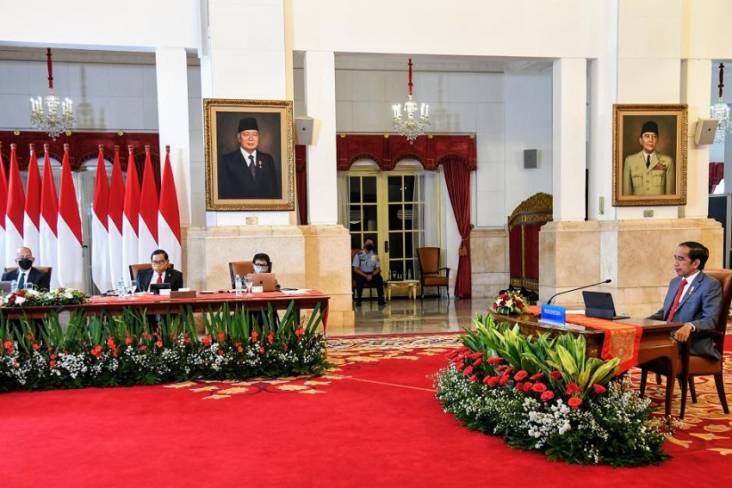 Jokowi Perintahkan Menteri Tindak Lanjuti Putusan MK soal UU Cipta Kerja
