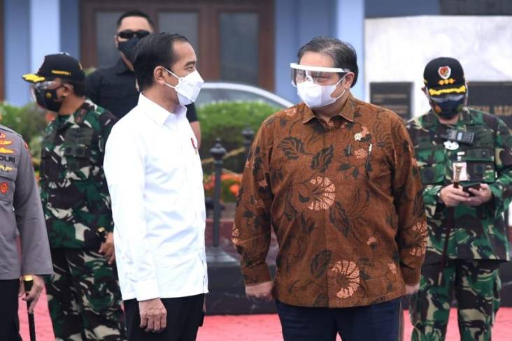 Jokowi Minta Vaksinasi Booster Disiapkan untuk Januari 2022