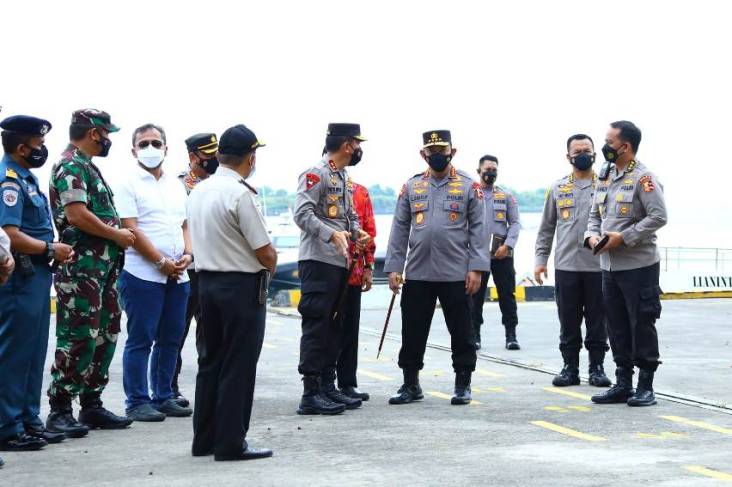 Tinjau Pelabuhan Benoa, Kapolri Minta Prokes hingga Karantina PPLN Diperketat