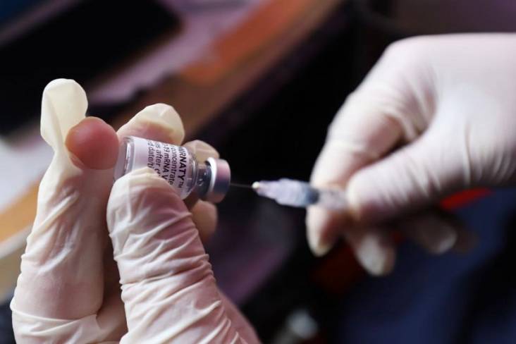DPR: Keberhasilan Vaksin Skenario Penting Pengendalian Covid-19